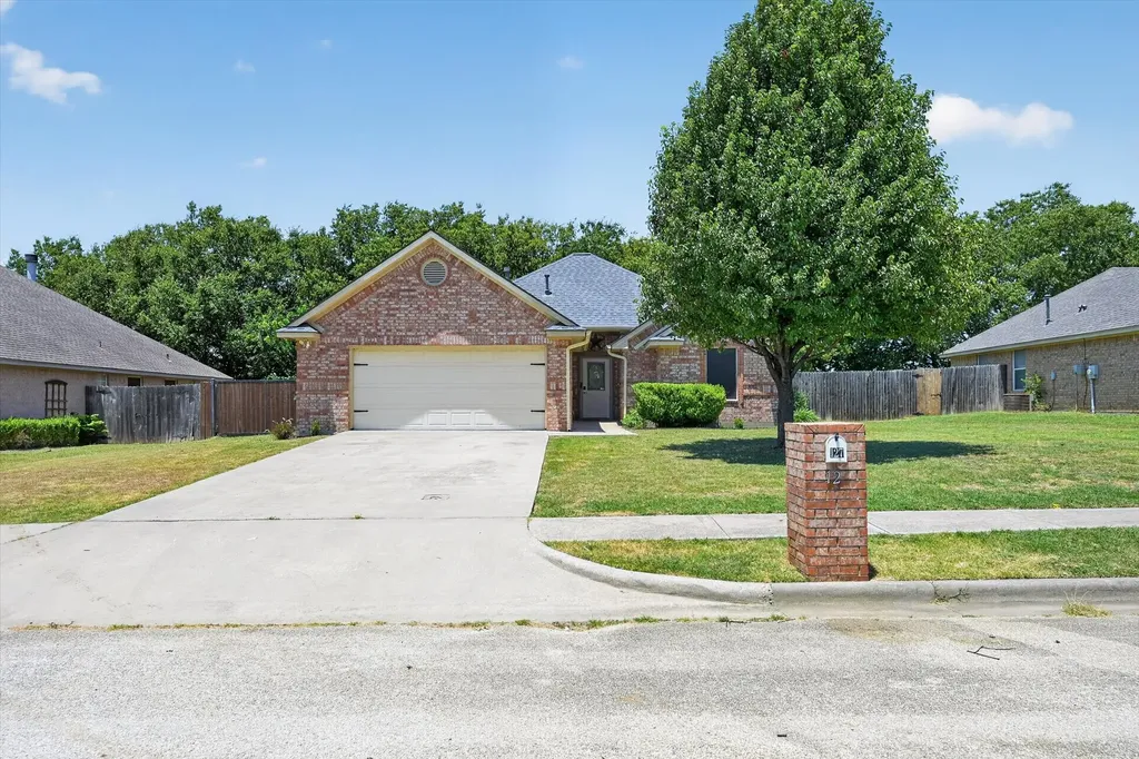 127 N Point Drive Krum TX 76249