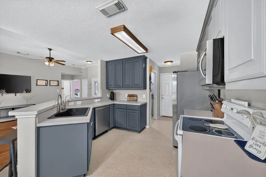127 N Point Drive Krum TX 76249