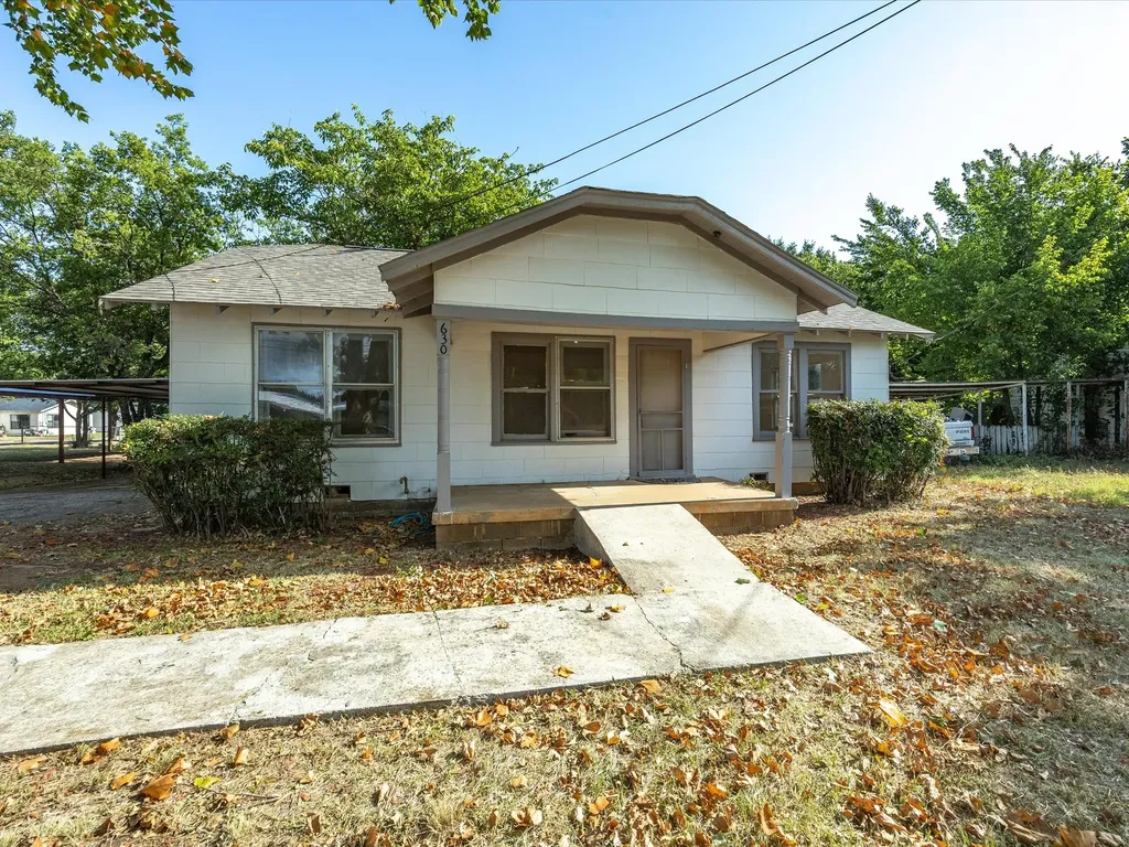 630 W Thompson Street Jacksboro TX 76458