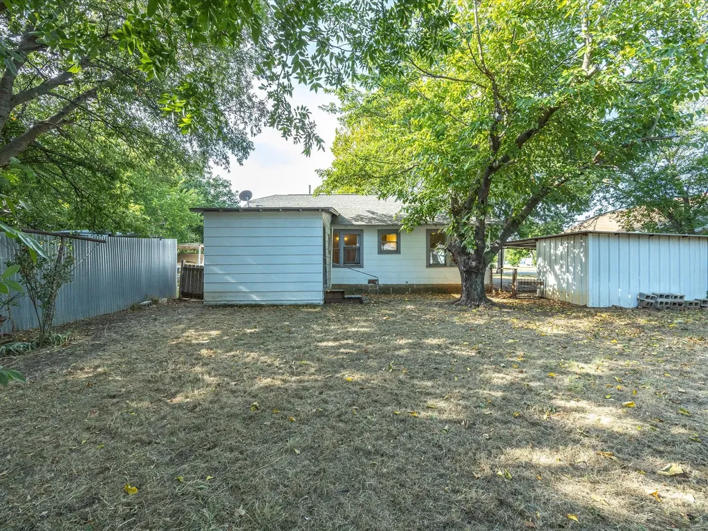 630 W Thompson Street Jacksboro TX 76458