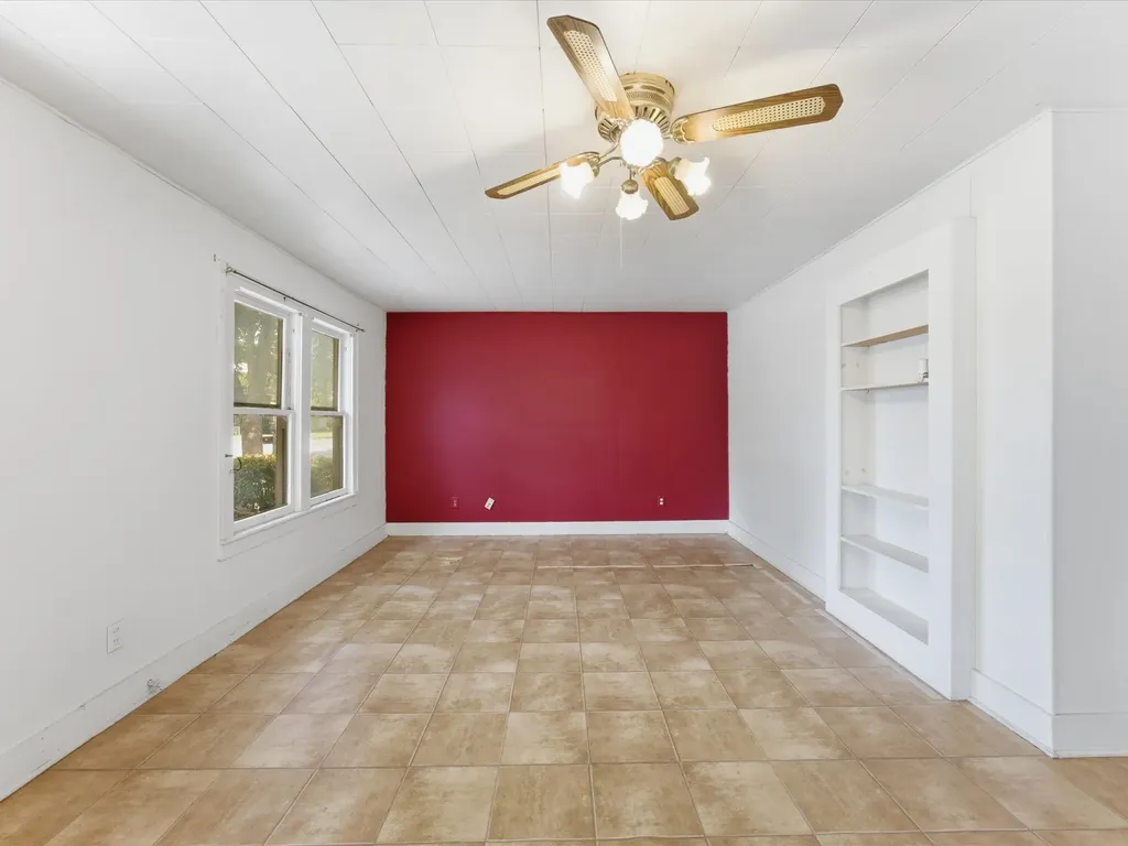 630 W Thompson Street Jacksboro TX 76458
