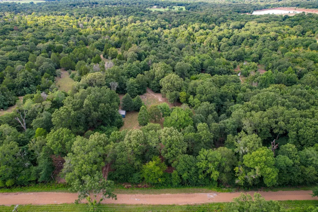 8690 County Road 1119 Athens TX 75751