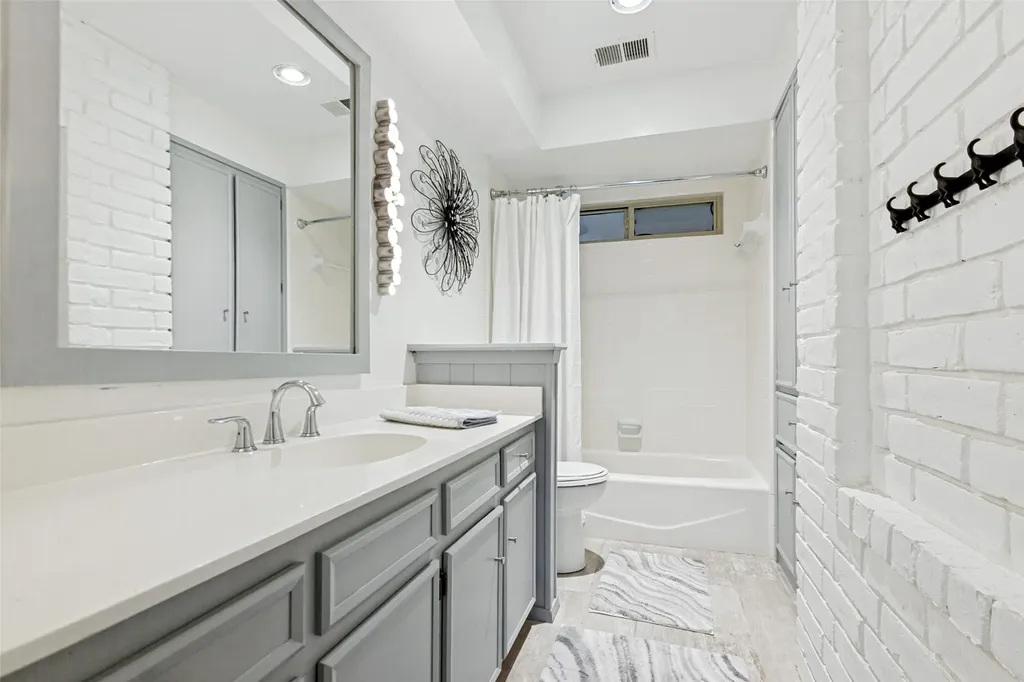 902 Windsong Trail Richardson TX 75081