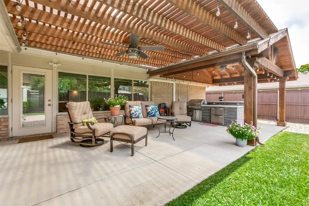 902 Windsong Trail Richardson TX 75081