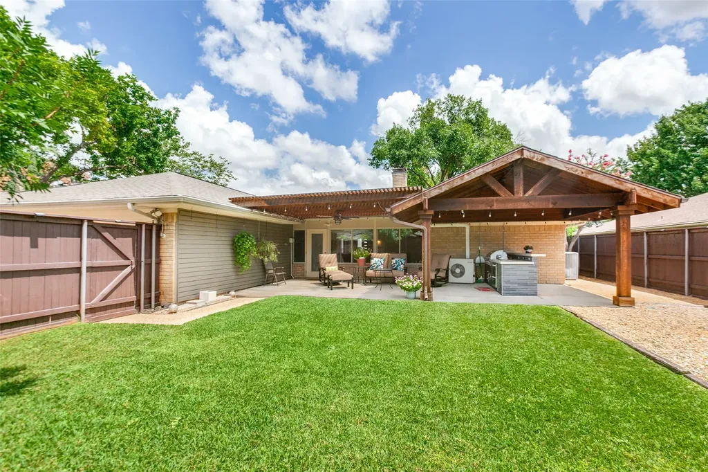 902 Windsong Trail Richardson TX 75081