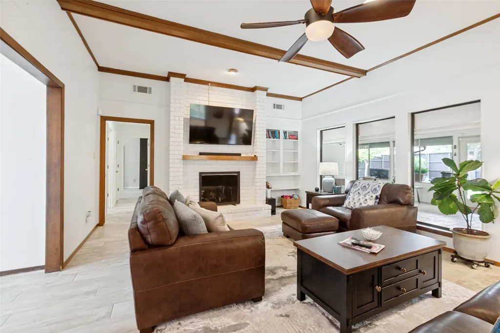 902 Windsong Trail Richardson TX 75081