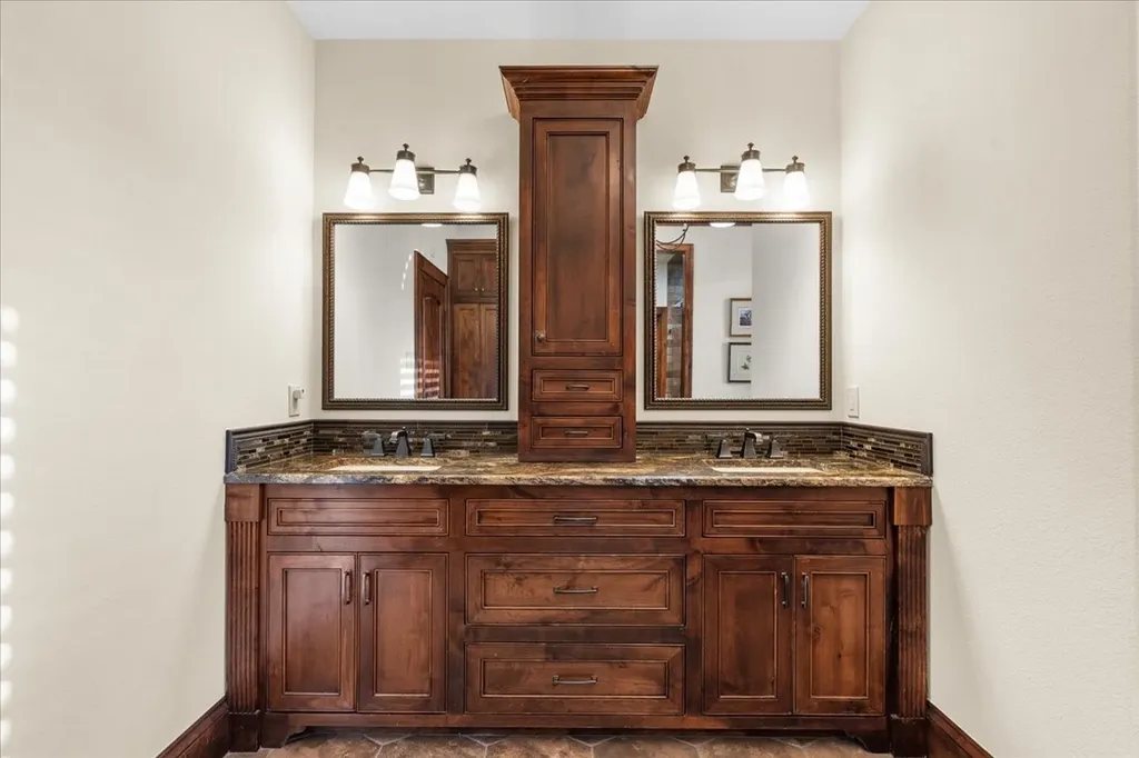 908 Sailboat Drive Corsicana TX 75109