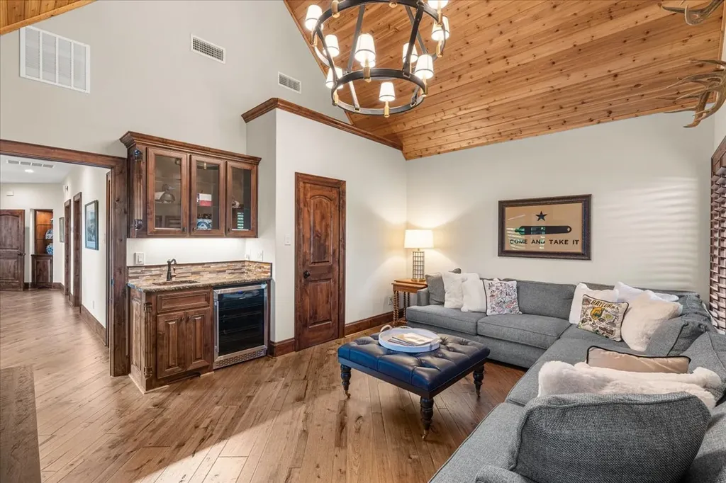 908 Sailboat Drive Corsicana TX 75109