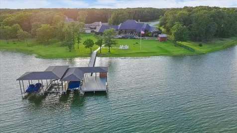 908 Sailboat Drive Corsicana TX 75109