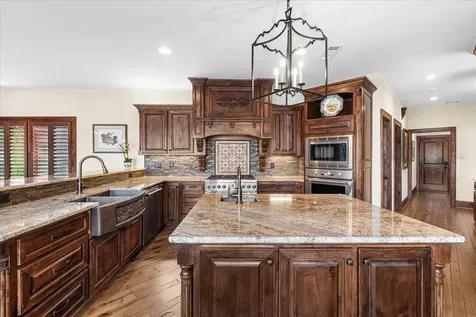 908 Sailboat Drive Corsicana TX 75109