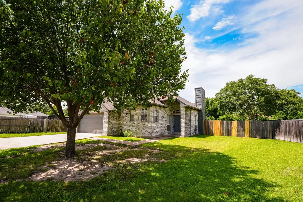6310 Jessica Way Rowlett TX 75089