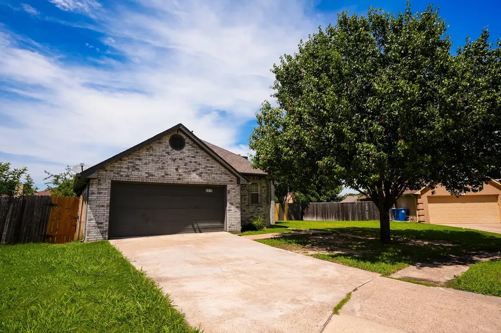 6310 Jessica Way Rowlett TX 75089