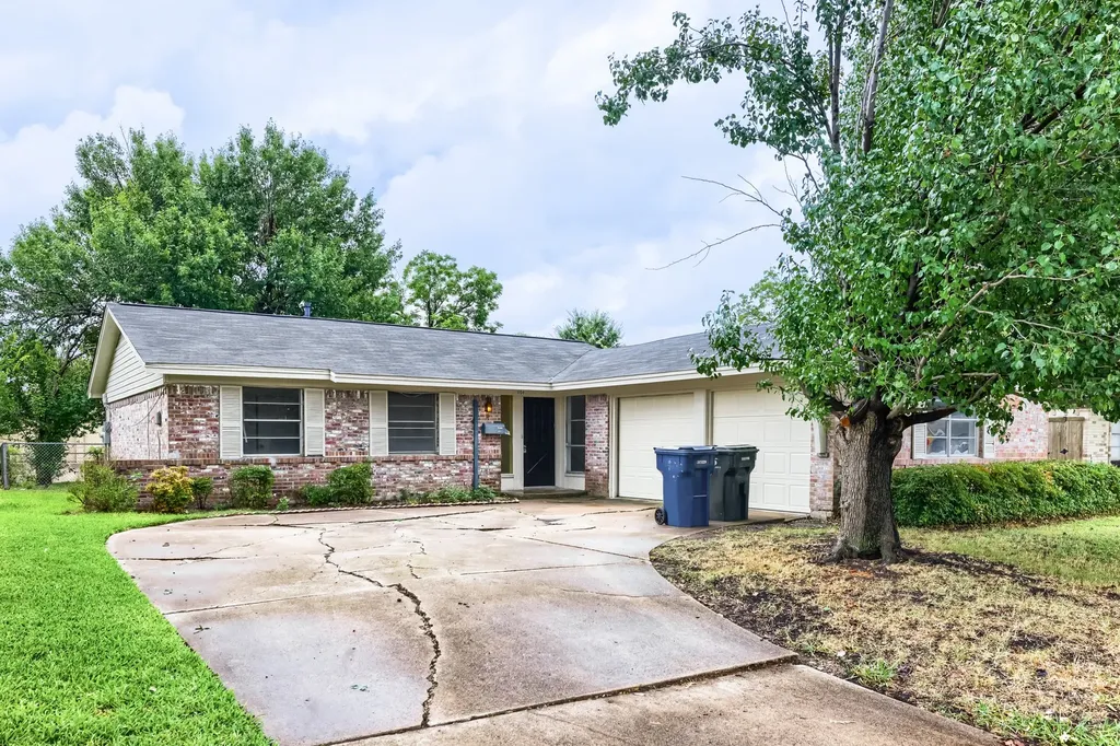 1106 Intervale Drive Garland TX 75043