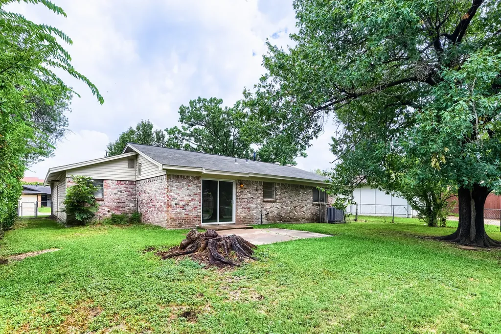 1106 Intervale Drive Garland TX 75043