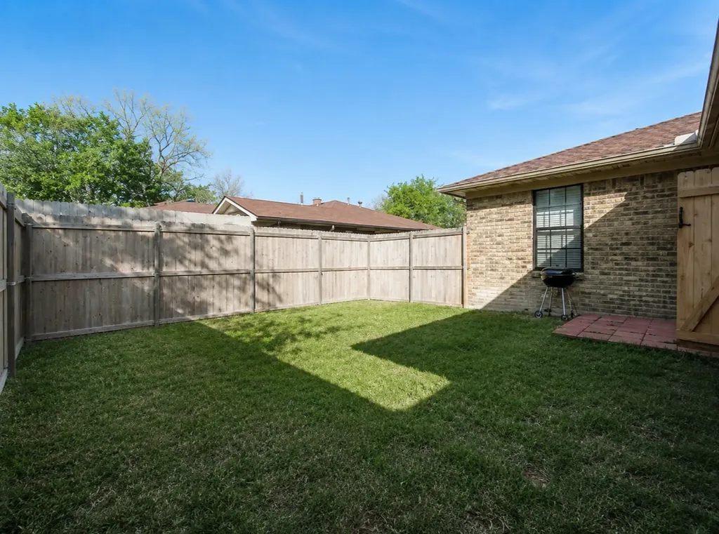 5512 Alexander Street Sachse TX 75048