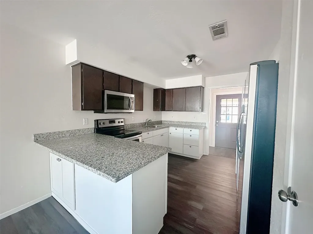 5512 Alexander Street Sachse TX 75048