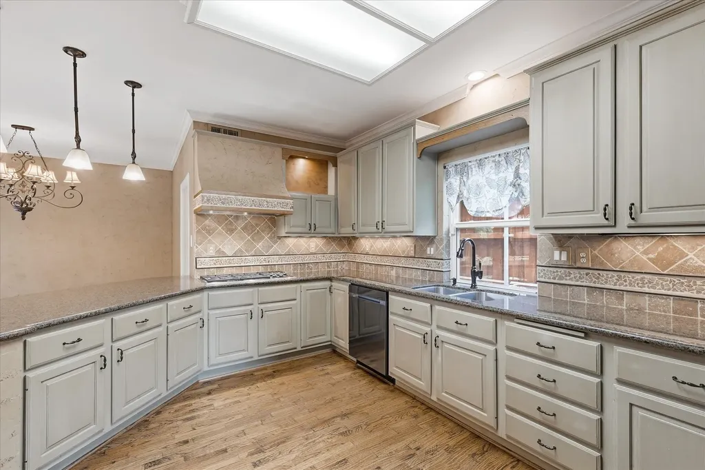 2526 Fallview Lane Carrollton TX 75007