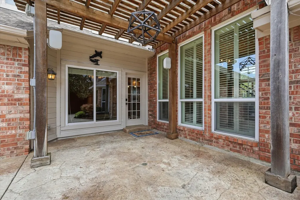 2526 Fallview Lane Carrollton TX 75007
