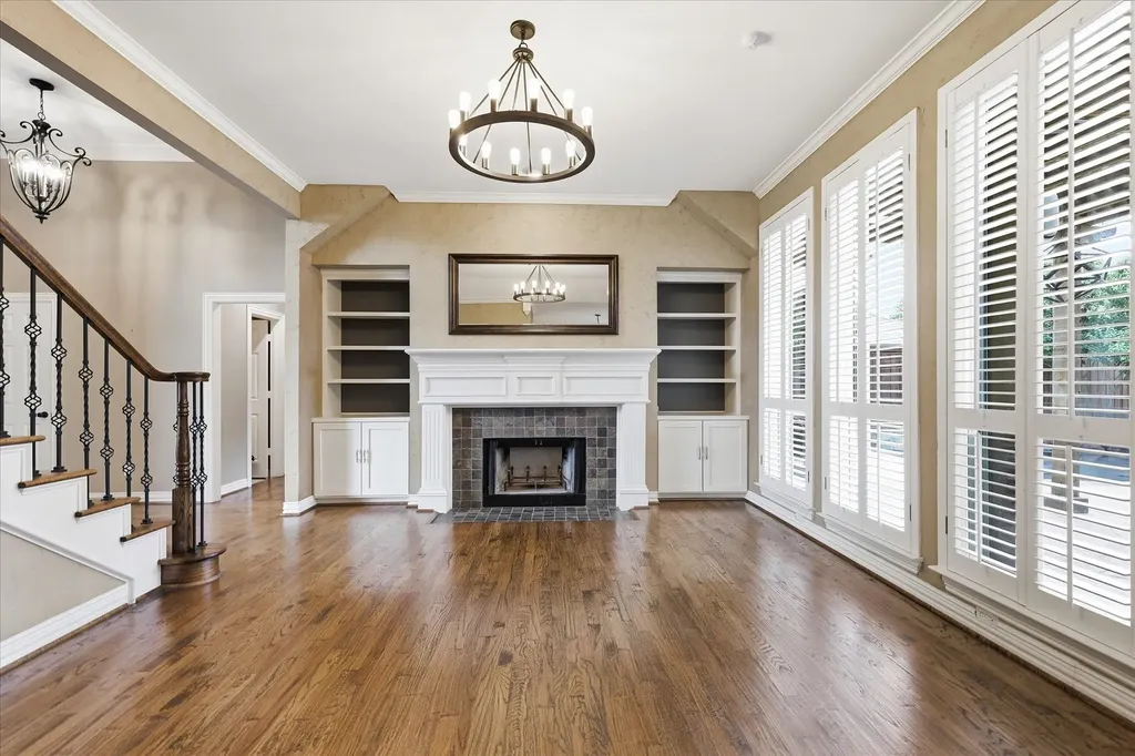 2526 Fallview Lane Carrollton TX 75007