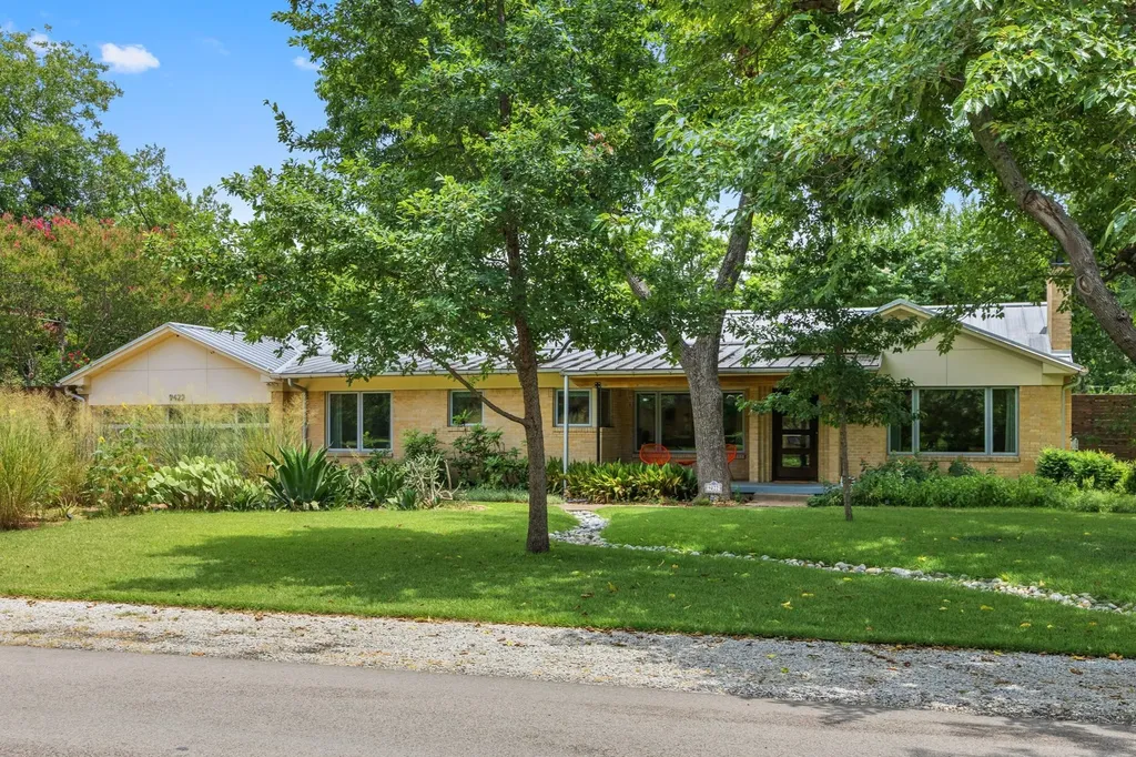 Dallas TX, 9422 Hermosa Drive