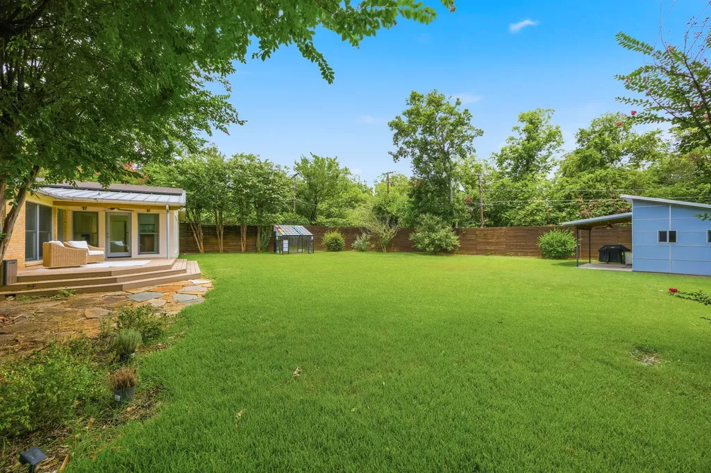 9422 Hermosa Drive Dallas TX 75218