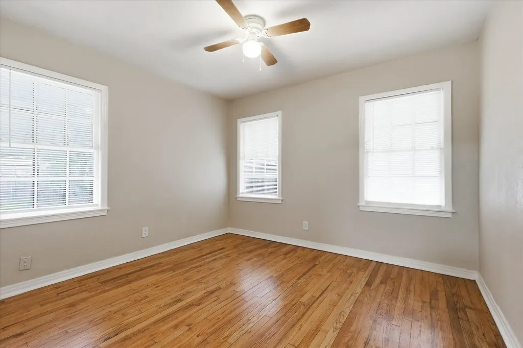 3523 Dutton Drive Dallas TX 75211