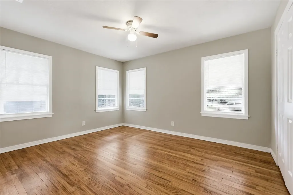 3523 Dutton Drive Dallas TX 75211