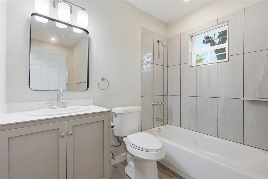 3523 Dutton Drive Dallas TX 75211