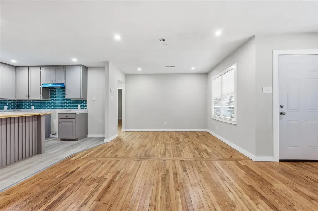 3523 Dutton Drive Dallas TX 75211
