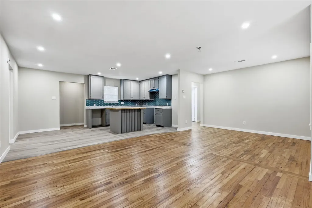 3523 Dutton Drive Dallas TX 75211