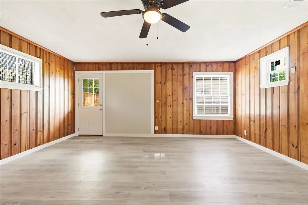 3523 Dutton Drive Dallas TX 75211