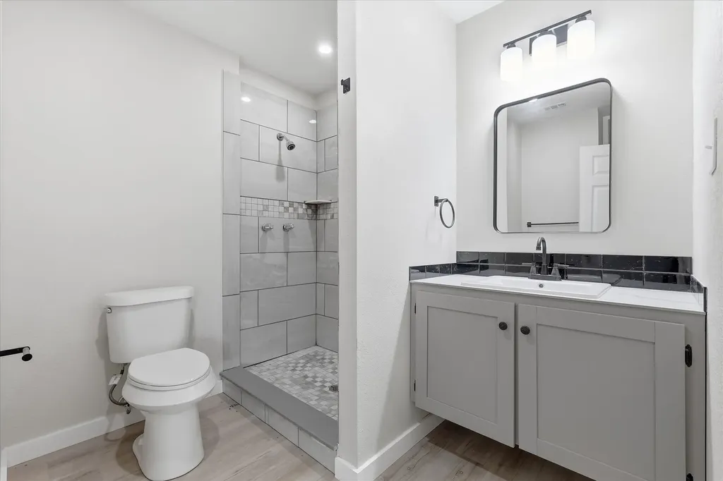 3523 Dutton Drive Dallas TX 75211