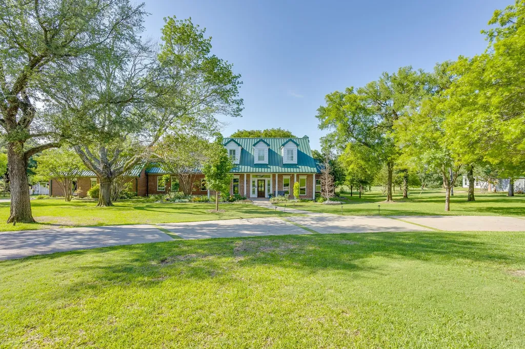 4600 E Bankhead Highway Hudson Oaks TX 76087