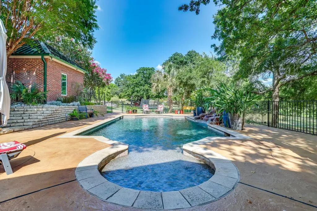4600 E Bankhead Highway Hudson Oaks TX 76087