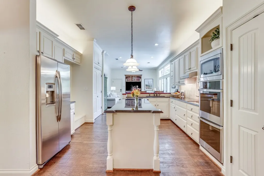 4600 E Bankhead Highway Hudson Oaks TX 76087