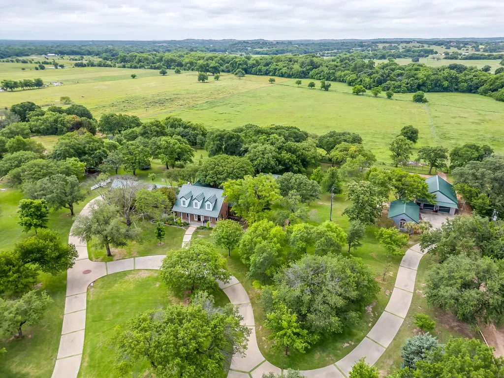 4600 E Bankhead Highway Hudson Oaks TX 76087