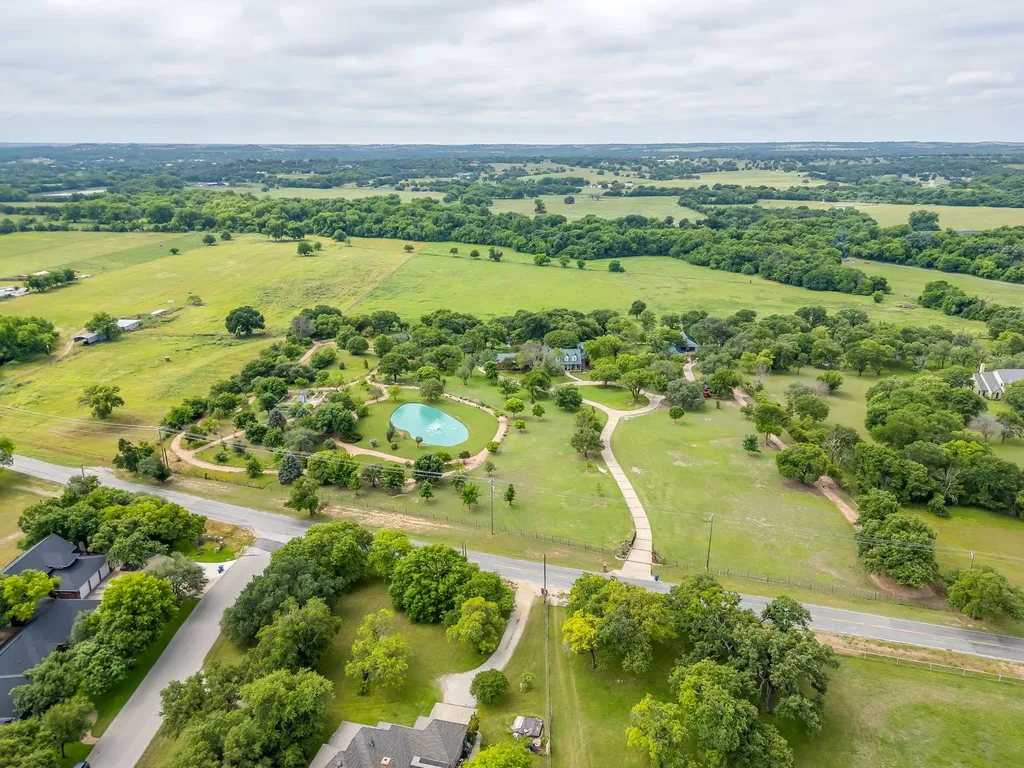 4600 E Bankhead Highway Hudson Oaks TX 76087