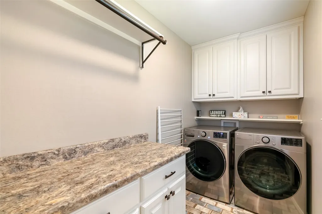 221 S Avenue C Point TX 75472