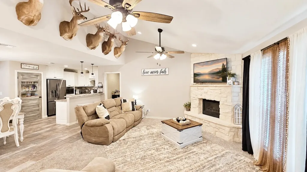 221 S Avenue C Point TX 75472