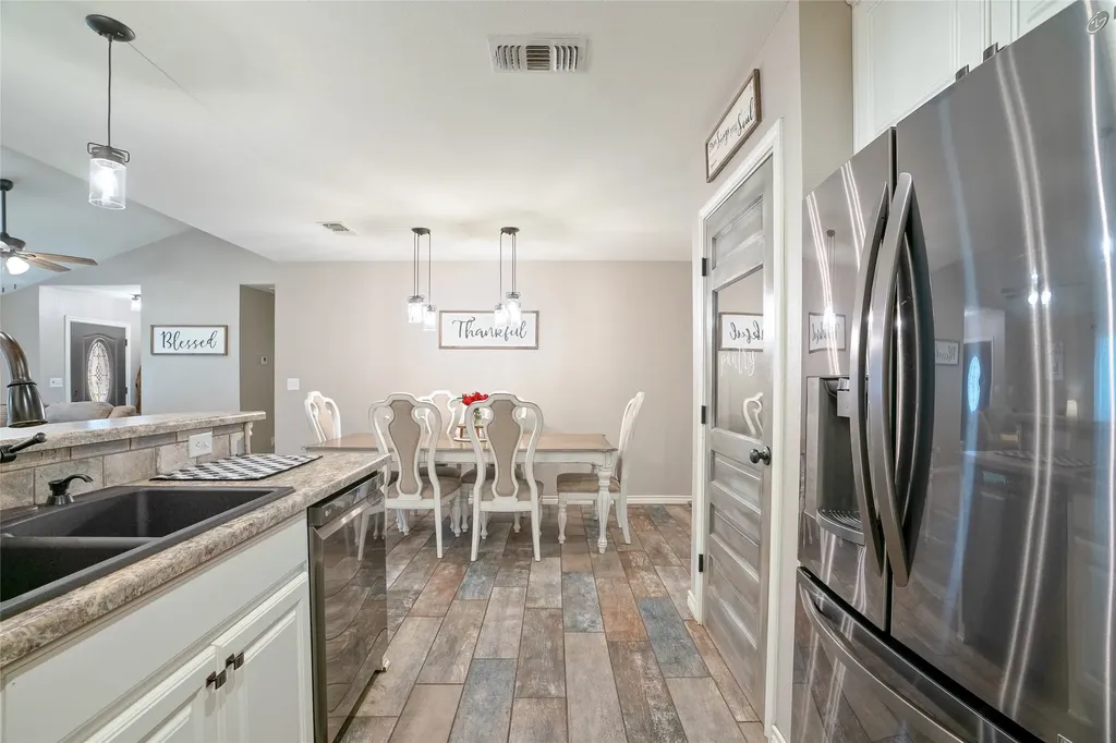 221 S Avenue C Point TX 75472