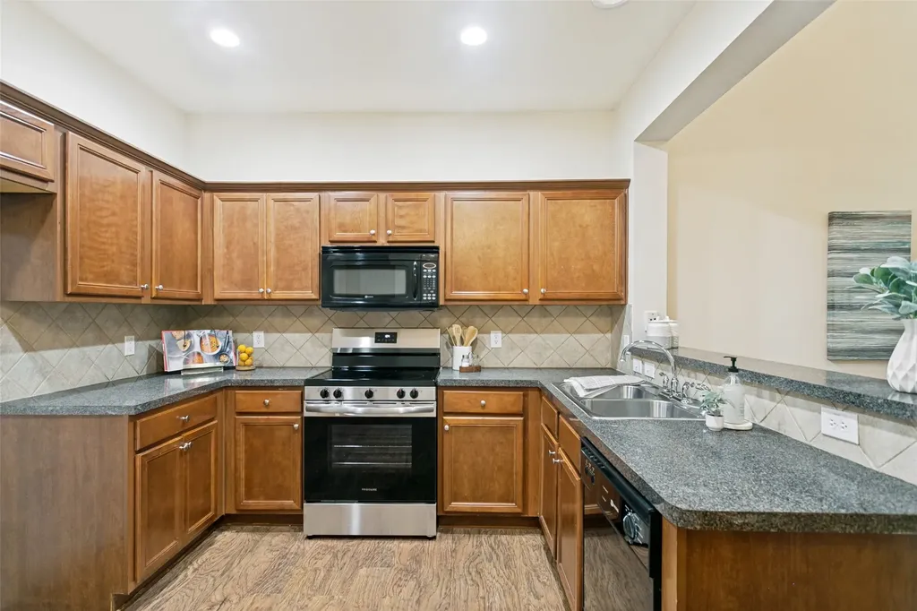3033 Stone Forest Circle Mckinney TX 75070