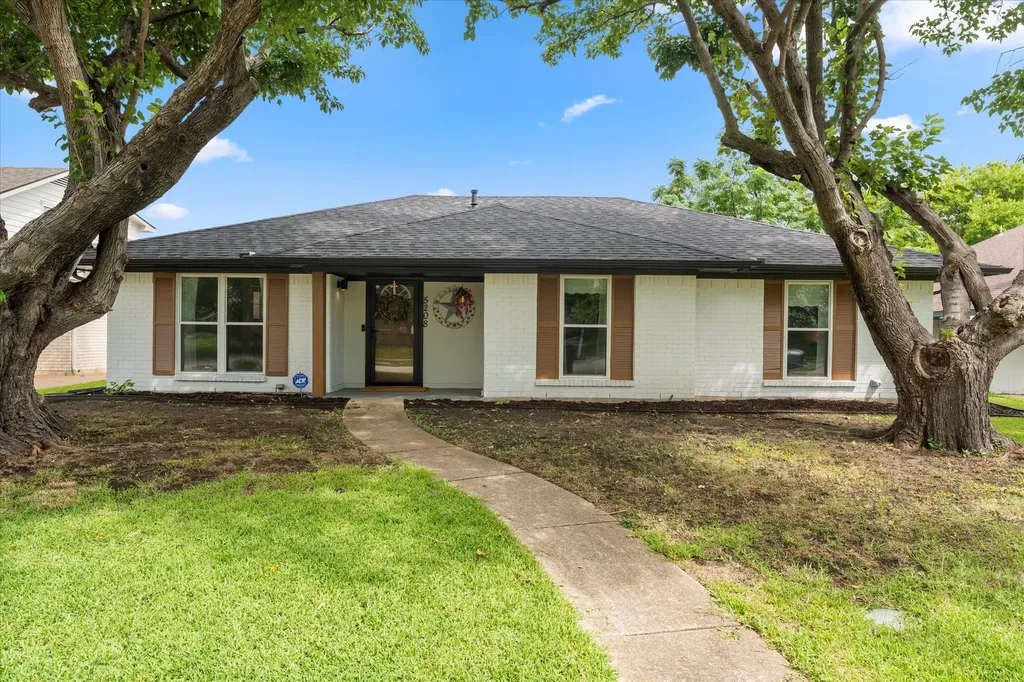 5208 Pensacola Drive Garland TX 75043