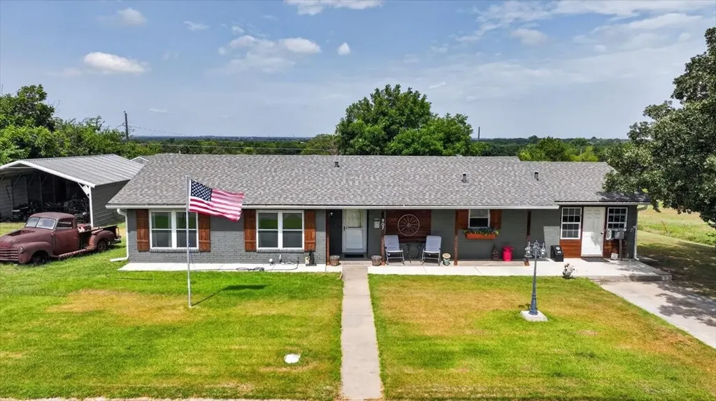 907 Denver Street Alvord TX 76225