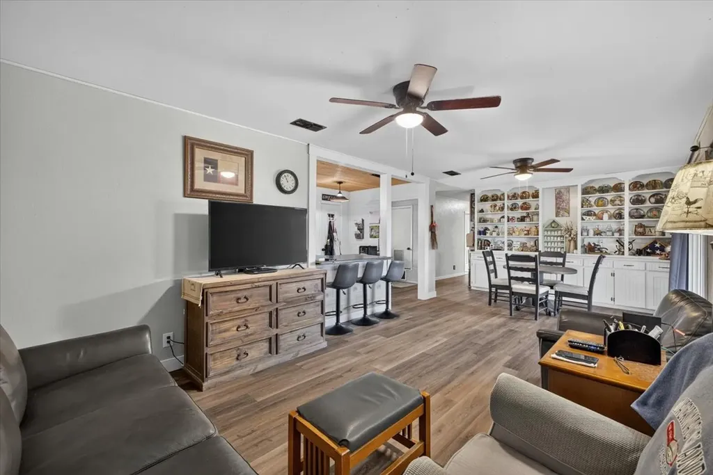 907 Denver Street Alvord TX 76225