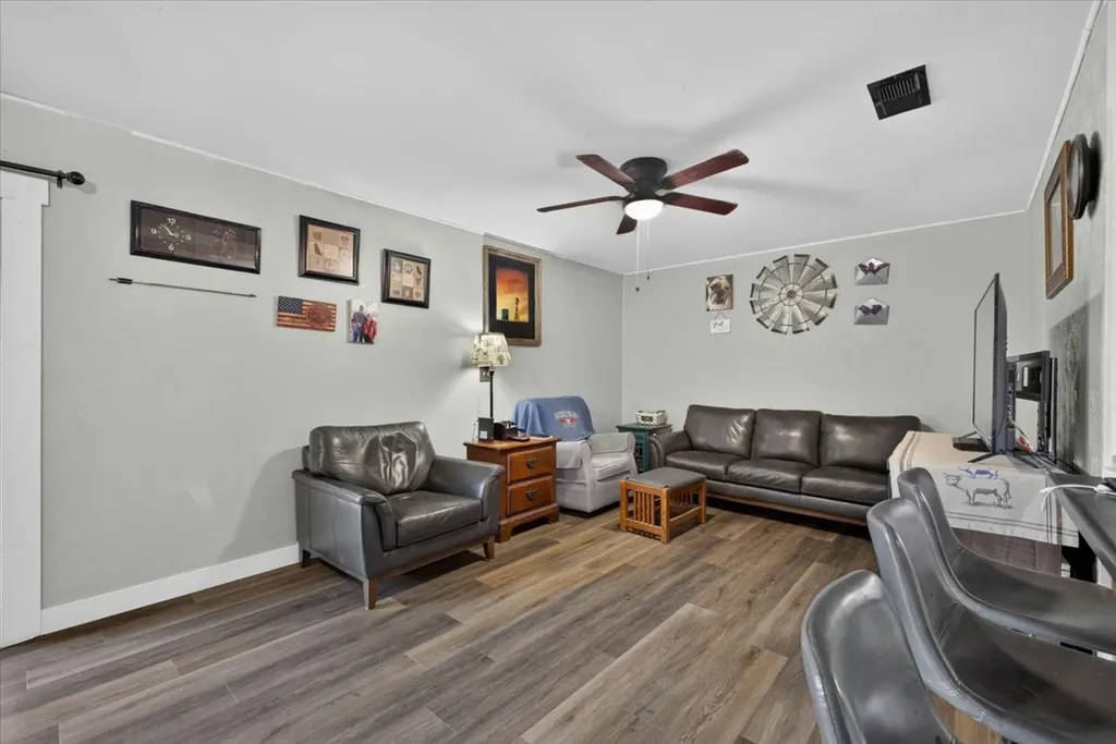 907 Denver Street Alvord TX 76225