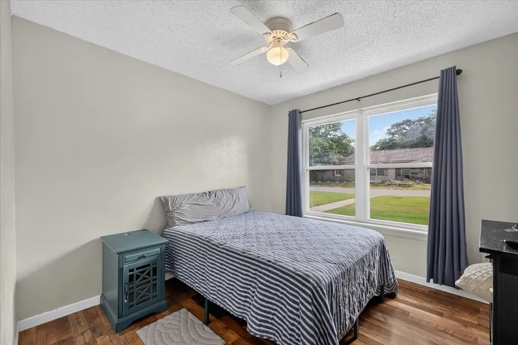 907 Denver Street Alvord TX 76225