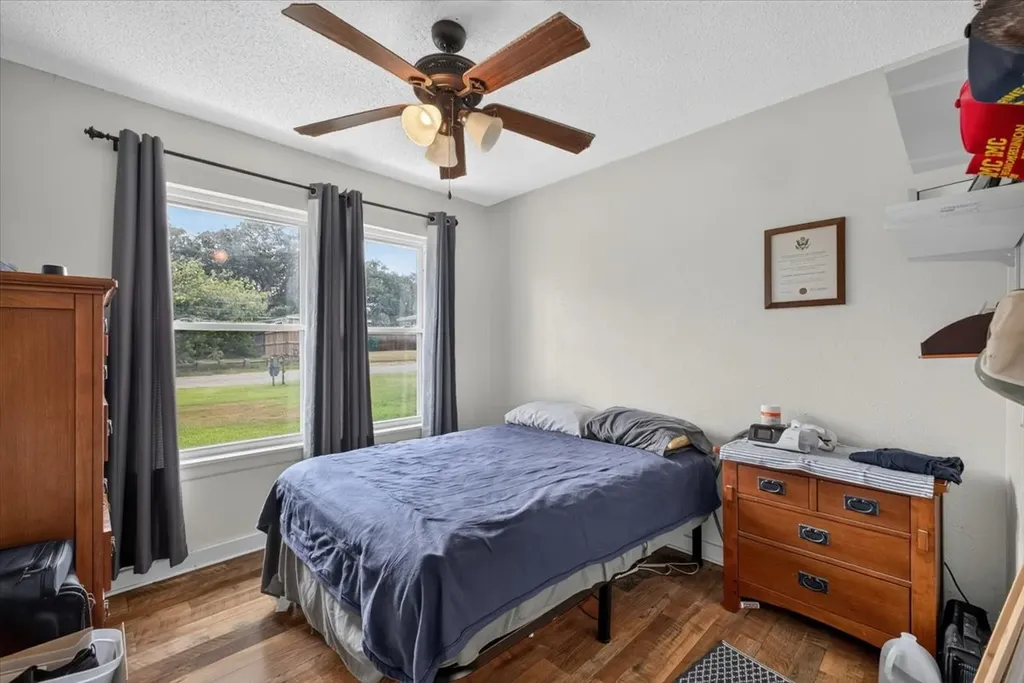 907 Denver Street Alvord TX 76225