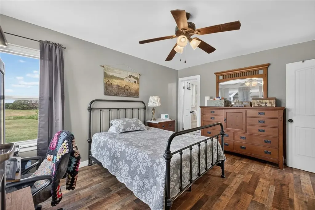 907 Denver Street Alvord TX 76225