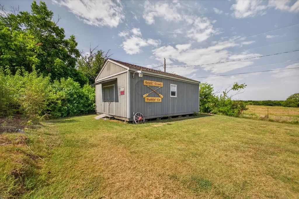 907 Denver Street Alvord TX 76225