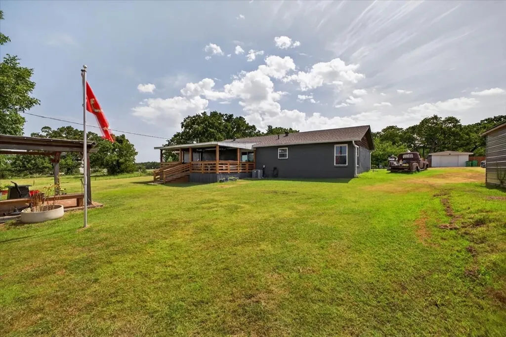 907 Denver Street Alvord TX 76225